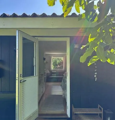 Near Ajstrup With A Cozy Garden 度假居 *